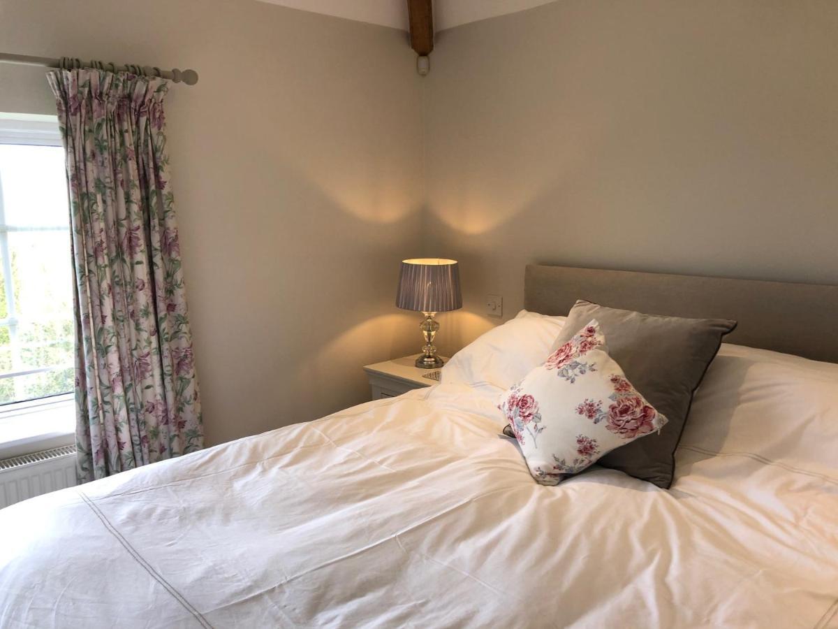 Whiteways Farmhouse Buckland Newton Esterno foto